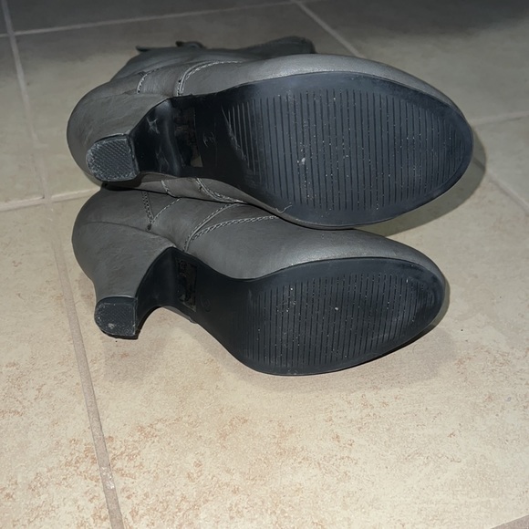 Heeled Boots - Picture 4 of 4